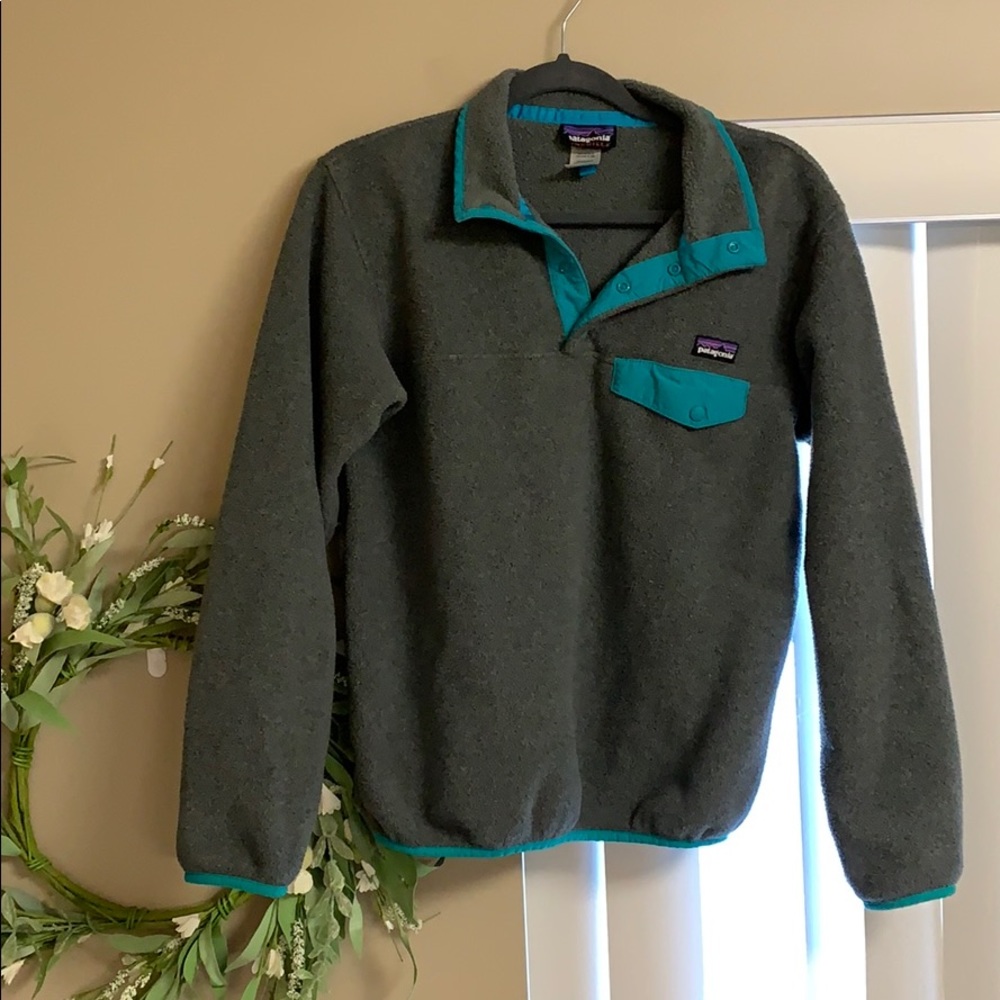 Women’s Patagonia fleece pullover